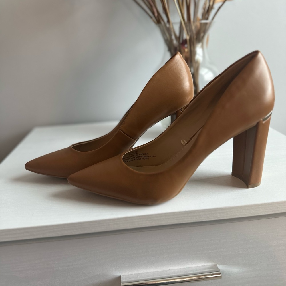 Andrew Mac Brown Heels (8.5)